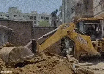 35 વર્ષ જૂની હત્યાનું રહસ્ય ખૂલશે? અમદાવાદમાં ક્રાઈમ બ્રાન્ચનું ઓપરેશન, વટવામાં જેસીબીથી ખોદકામ | ah…