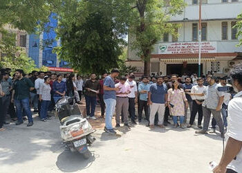 સયાજી હોસ્પિટલના રેસિડન્ટ ડોક્ટરો હડતાલ પર, ઈમરજન્સી અને ઓપીડી સિવાય તમામ સેવા બંધ | Resident doctor…