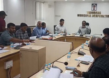 અધિકારીઓને ફિલ્ડમાં રહેવા મ્યુ.કમિશ્નરની સૂચના | Municipal Commissioner instructs officers to remain…