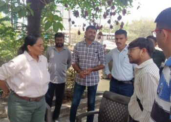 માફિયાઓ દ્વારા કેમિકલ ઠાલવતાની જાણ થતાં તંત્ર અને પોલીસને જાણ કરી તાત્કાલિક કાર્યવાહી કરવાનો આદેશ આપ…