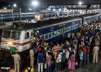 પ.બંગાળમાં ભાજપની જીતના વાવડથી અમદાવાદથી હાવડા, રાજકોટ-ભુજથી કોલકાતા માટે 4 વિશેષ ટ્રેન | 4 Special …