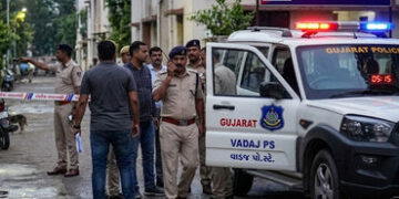 અમદાવાદની વાડજ પોલીસને હાથતાળી આપી POCSOનો આરોપી ફરાર, પોલીસ તંત્રમાં દોડધામ | Ahmedabad: POCSO Accu…