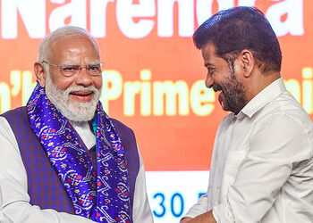 VIDEO: રેવંત રેડ્ડીએ ‘ગુજરાત મોડલ’ જેવી મદદ માંગી; PM મોદીએ ભરી સભામાં આપ્યો મજેદાર જવાબ | pm modi t…