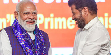 VIDEO: રેવંત રેડ્ડીએ ‘ગુજરાત મોડલ’ જેવી મદદ માંગી; PM મોદીએ ભરી સભામાં આપ્યો મજેદાર જવાબ | pm modi t…