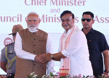 હિમંતા બિસ્વા સરમાની શપથવિધિ: આસામના પ્રથમ બિન-કોંગ્રેસી CM જેમણે સતત બીજી ટર્મ મેળવી! | Himanta Bis…