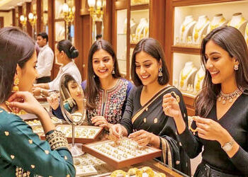 બે દિવસમાં જ સોનાના વેચાણમાં 20%નો નોંધપાત્ર વધારો જોવાયો | Gold sales saw a significant increase of…