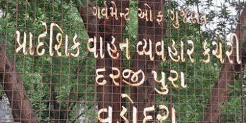 છેલ્લા એક મહિનામાં ૨૩૭૭ વાહનચાલકોને રૂા.૮૩.૮૬ લાખનો દંડ | In the last one month 2377 motorists were …