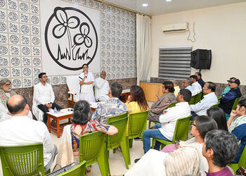 મમતાની પાર્ટી પડી ભાંગશે? કલ્યાણ બેનરજીને ચીફ વ્હિપ બનાવતા TMCના અનેક સાંસદ નારાજ | TMC Crisis Femal…