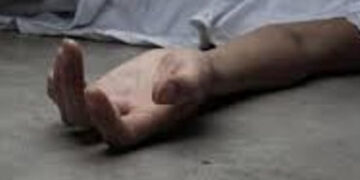 મોલમાં નોકરી કરતી મહિલાએ ઝેર પી લેતા મોત | Woman working in mall dies after consuming poison