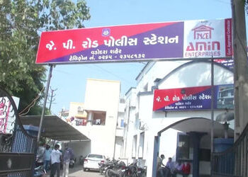વડોદરાની સ્નેહ મલ્ટી સ્પેશિયાલિટી હોસ્પિટલનું મેડિક્લેમ કૌભાંડ, ત્રણ દર્દીના બોગસ ક્લેમ પકડાતાં ગુનો…