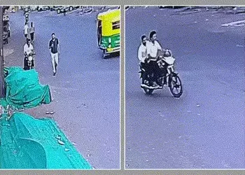 અમદાવાદમાં ચીલઝડપ: રાહદારીના હાથમાંથી મોબાઈલ ઝૂંટવી ચોરો ફરાર, સમગ્ર ઘટના CCTVમાં કેદ | Mobile phone…