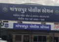વડોદરામાં મંદિરે દર્શન કરવા ઊભેલી મહિલાના ગળામાંથી સોનાની ચેન તૂટી | Gold chain snatching from woman…
