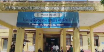 વલસાડમાં ઘરકંકાસ બાદ માતાએ 3 માસૂમને મોતને ઘાટ ઉતાર્યા બાદ ઝેર ગટગટાવ્યાંની આશંકા | Valsad Crime: Mo…
