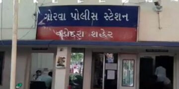 દેવું થતા નોકરીએ જવા નીકળ્યા બાદ યુવક લાપતા થયો, પોલીસે શોધી કાઢ્યો | Young man goes missing after l…
