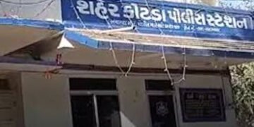 મેમ્કો પાસે ૧૪ વાહનોમાં તોડફોડ કરીને આતંક મચાવતા લોકોમાં ભય | Ekkewe atake mwen mesen aramas pwe rep…