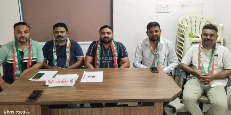 વોર્ડ નંબર ૪ તથા ૯ ના પાણીના પ્રશ્ને વિપક્ષનેતા એ પાણી દેખાડ્યું