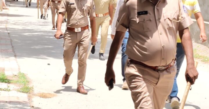 ગઢડામાં શાંતિ અને સુરક્ષા માટે પોલીસનું સઘન પેટ્રોલિંગ: અસામાજિક તત્વોમાં ફફડાટ