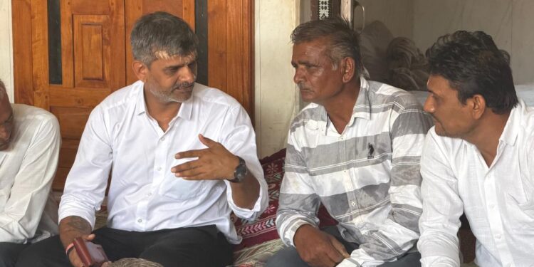 સિહોરના પીપળીયા ગામે ખેડૂત પર થયેલા હુમલાની ઘટનાને લઈને પીડિતને હૂંફ આપવા પહોંચ્યો પાટીદાર સેવા સંઘ