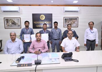 ભાવનગર મંડળના ચાર કર્મચારીઓને ડીઆરએમ સંરક્ષા પુરસ્કારથી સન્માનિત કરવામાં આવ્યા સતર્કતા, ફરજનિષ્ઠા અન…