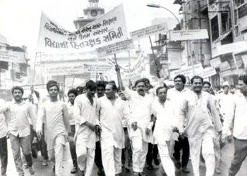 શિવભક્ત યોગેશ પટેલની યાદગાર ચળવળો… 30 વર્ષ પહેલાં 60 લાખ ફી પાછી અપાવી, હુલ્લડિયા ગરબા શરૃ કર્યા |…