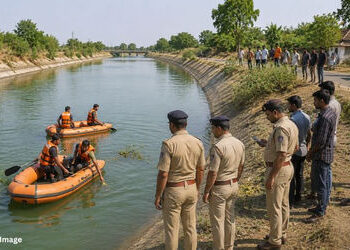 આણંદ: ઉમરેઠમાં કાલસર ગામ નજીક મહી કેનાલમાં દંપતીએ મોતની છલાંગ લગાવી, પોલીસે તપાસ હાથ ધરી | Police Pr…