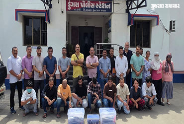 વાપીના બંગલામાં આંતરરાષ્ટ્રીય બોગસ કોલ સેન્ટર ચલાવતા 11 શખ્સો ઝડપાયા, કેનેડાના નાગરિકોને કરતાં ટાર્ગ…