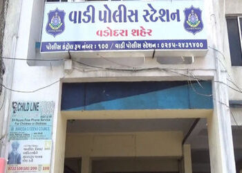 ટુ વ્હીલર પર તલવાર લઈને નીકળેલા બે યુવક સામે ગુનો દાખલ | case has been registered against 2 youths w…