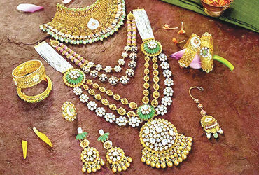 જેમ્સ-જવેલરીની નિકાસ મે મહિનામાં 2.49 ટકા ઘટીને 205 કરોડ ડોલર | Gems and jewellery exports fall 2 49…