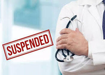 સસ્પેન્ડેડ 7 સિનિયર ડોક્ટર પોલીસ પકડથી દૂર | 7 suspended senior doctors escape police custody