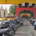 વડોદરાના સીટી વિસ્તારમાં પાર્કિંગની સમસ્યા : પે એન્ડ પાર્કમાં વધુ વસૂલાતના આક્ષેપ | vadodara city ar…