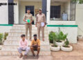 અમરેલી: સિંહ પજવણી બાદ સોશિયલ મીડિયામાં પ્રસિદ્ધિ માટે વીડિયો વાઈરલ કર્યો, વનવિભાગે 2 યુવકોને ઝડપી પ…