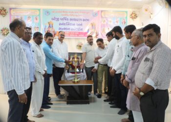 અમરેલી જિલ્લા આહીર કર્મયોગી મંડળનો ત્રિવિધ કાર્યક્રમ ત્રી મંદિર ખાતે યોજાયો