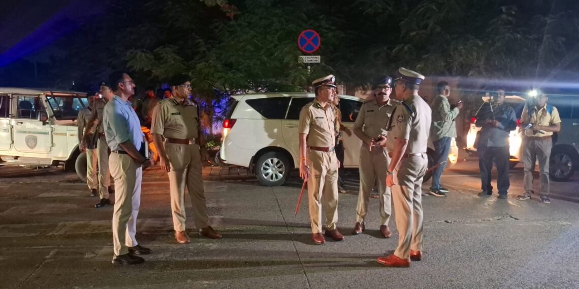 અમદાવાદ શહેર પોલીસ દ્વારા સંવેદનશીલ ગણાતા 150થી વધુ સ્થળો પર મેગા કોમ્બિંગ નાઈટનું આયોજન