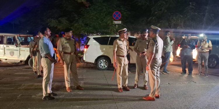 અમદાવાદ શહેર પોલીસ દ્વારા સંવેદનશીલ ગણાતા 150થી વધુ સ્થળો પર મેગા કોમ્બિંગ નાઈટનું આયોજન