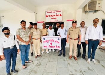 રાધનપુર ભણસાલી કેન્દ્ર ખાતે પોલીસ વિભાગ દ્વારા રક્તદાન શિબિર યોજાઈ