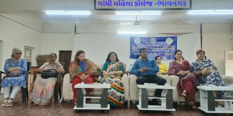 ઇનર વ્હીલ ક્લબ ભાવનગર તથા ગાંધી મહિલા કોલેજના સંયુક્ત ઉપક્રમે “સ્નેહીજન” વિષય પર માનસિક સ્વાસ્થ્ય સે…