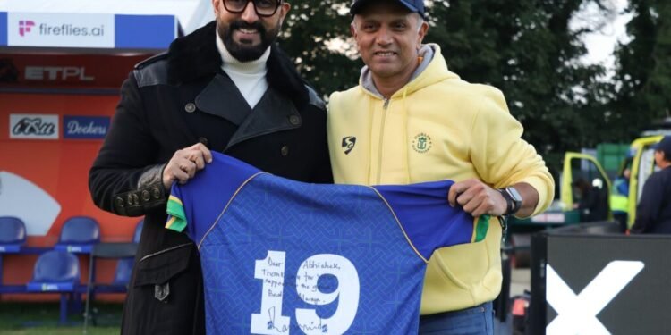 DEAR ABHISHEK…” RAHUL DRAVID’S SPECIAL NO. 19 JERSEY GIFT FOR ABHISHEK BACHCHAN