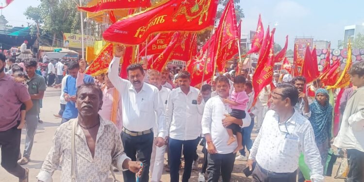 ભાદરવી પૂનમના મહામેળામાં માં અંબાના ચરણોમાં ડુંગરી ભીલ સમાજની ભક્તિ