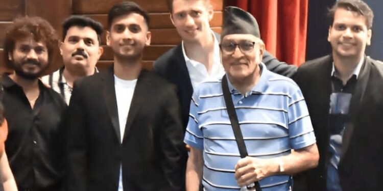 पुणे स्क्रीनिंग में द बॉम्बे ब्लड को ज़बरदस्त तारीफ़ मिली; मेकर्स और कास्ट ने डॉ. वाई.एम. भेंडे के ब…