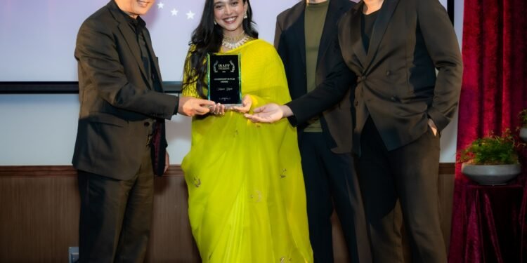 On her birthday, Sayani Gupta receives the IFFSA South Asian Screen Excellence Award