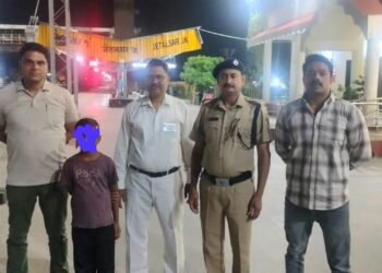 ભાવનગર મંડળ RPFની સતર્કતાથી એકલો મુસાફરી કરી રહેલો સગીર બાળક સુરક્ષિત રીતે GRP/જેતલસરમાં સોંપાયો