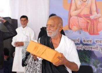 દુર્ગમ સ્થાને યાત્રાની વ્યવસ્થા કોઈ ચેતના કરે છે:મોરારીબાપુ ‘માનસ ભારત સ્વસ્તિક યાત્રા’નુ પ્રથમ ચરણ …